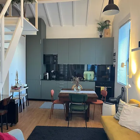 Center Charming House *