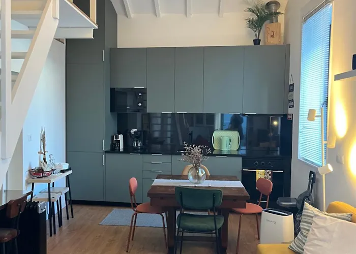 Center Charming House *